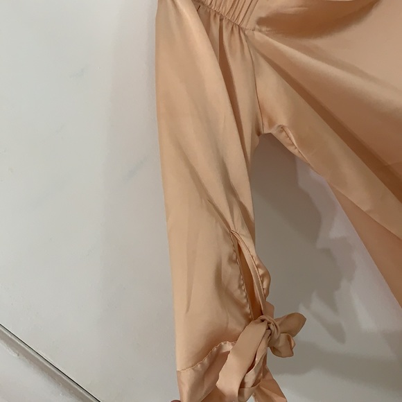 Off the shoulder satin peach top - Picture 4 of 4
